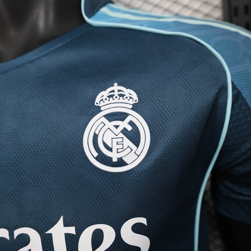 Real Madrid 2025/26 Player Blue Gradient Special Edition - Slim Fit