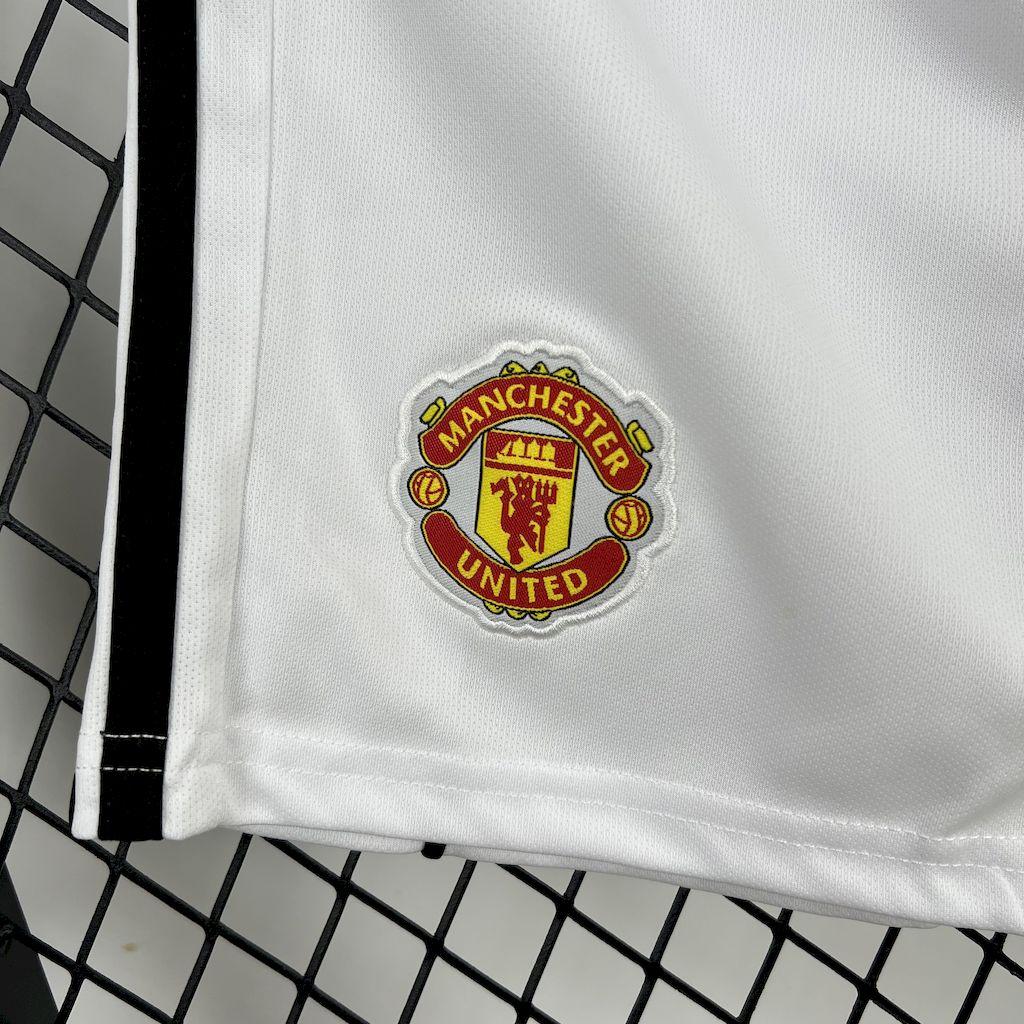 Manchester United 2025/26 Home Kids Kit