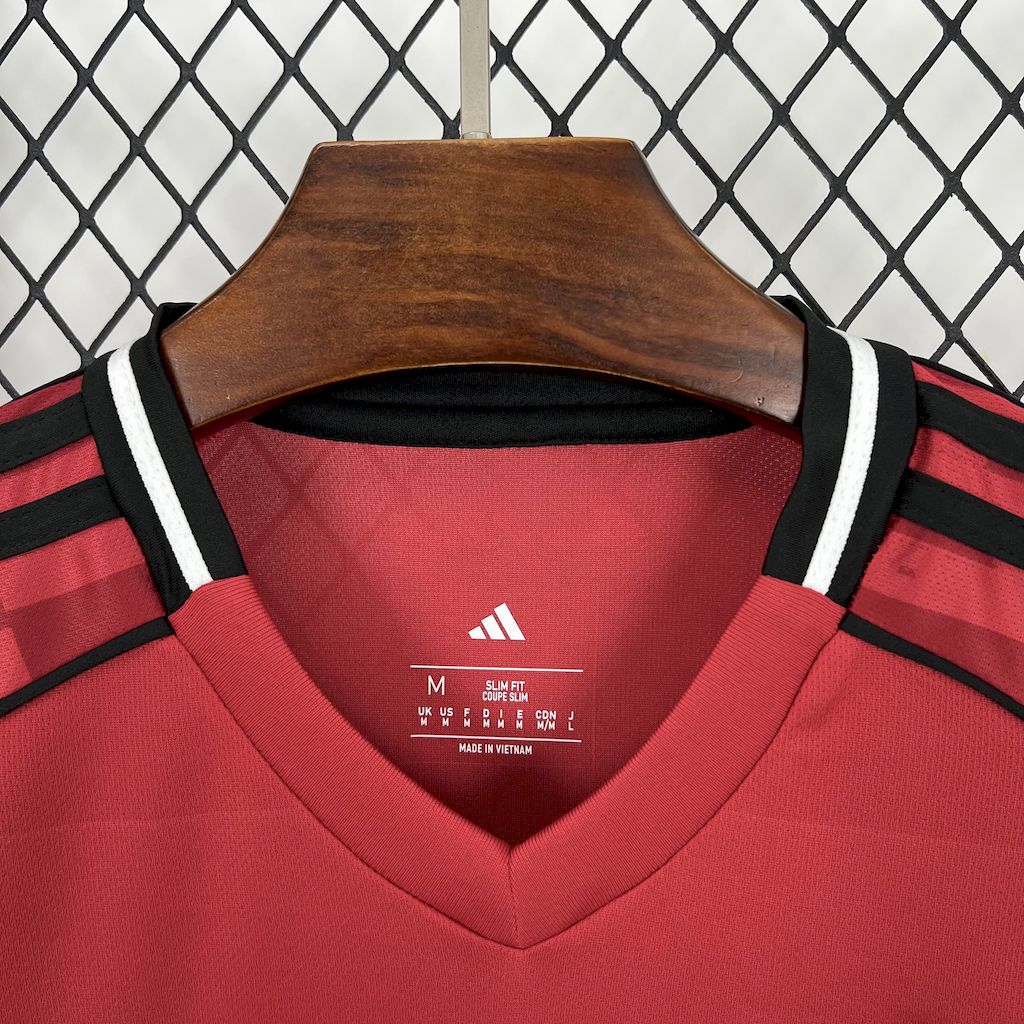 Manchester United 2025/26 Home Jersey